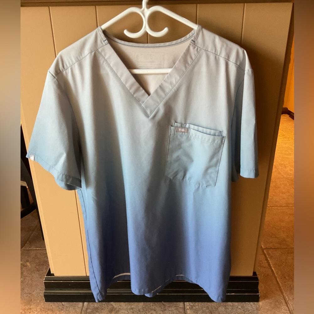 FIGS men’s uniform set